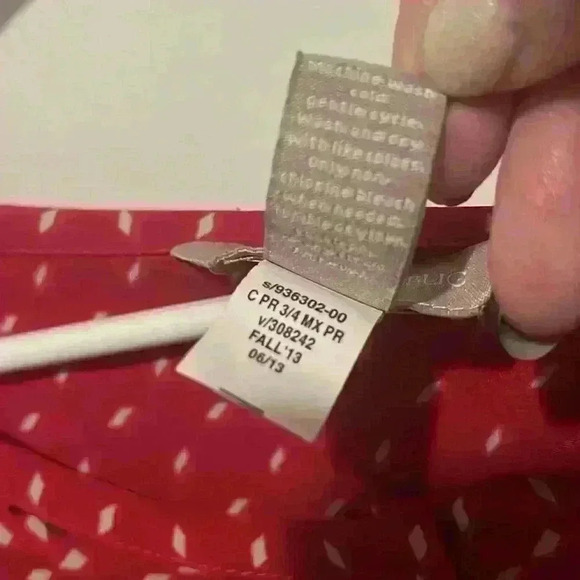 Banana Republic size Large Business Casual Red and Black long sleeved blouse - Picture 5 of 5